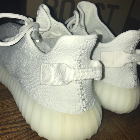 Yeezy 350 v2 cream NEW w/o tag - Picture 4 of 8